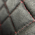 Ковровое изделие на передние сидения из Алькантары чёрное с красной ниткой 